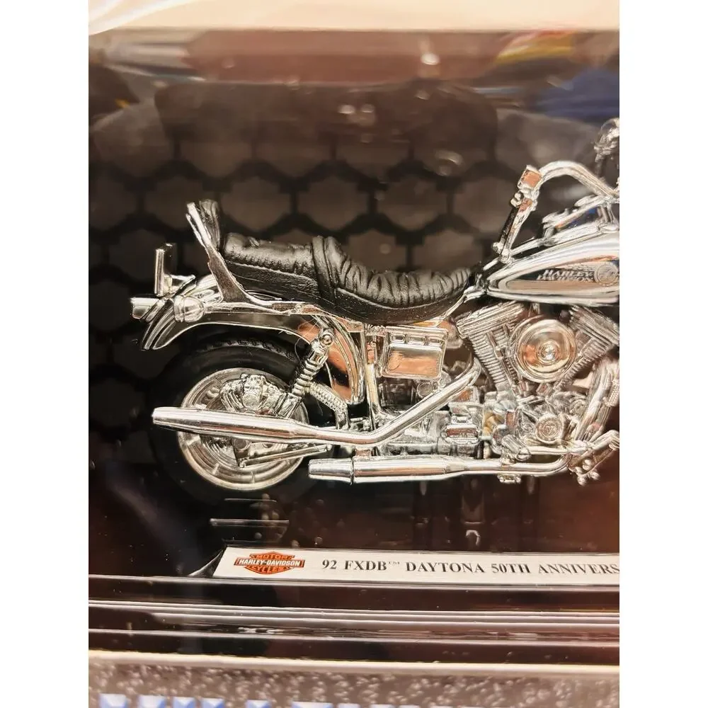 Maisto 1:18 Harley Davidson 92 FXDB Daytona 50th Anniversary Millennium Edition
